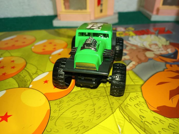 Monster truck vert Ho twheels. - photo numéro 2