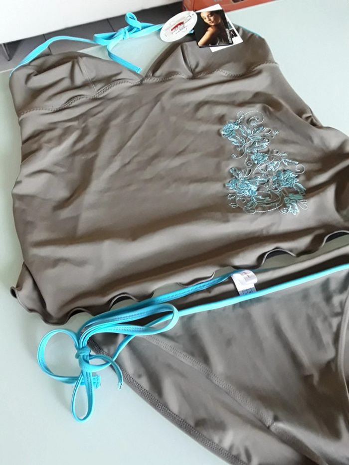 Joli maillot de bain neuf pour femme enceinte - photo numéro 4