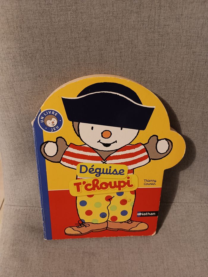 Livre jeu déguise T'choupi