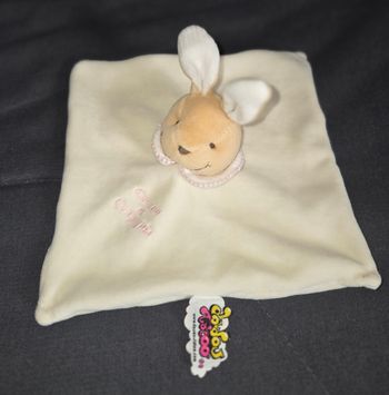 Doudou et compagnie Lapin Tatoo carré plat écru- Col rose rayé