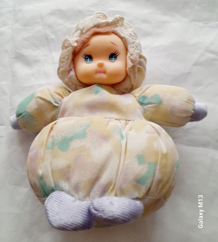 Poupée année 90 vintage