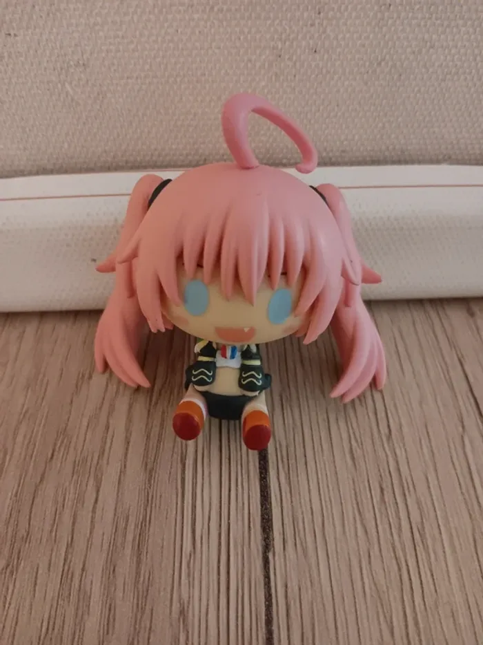 Petite figurine moi quand je me réincarne en slime  tensura