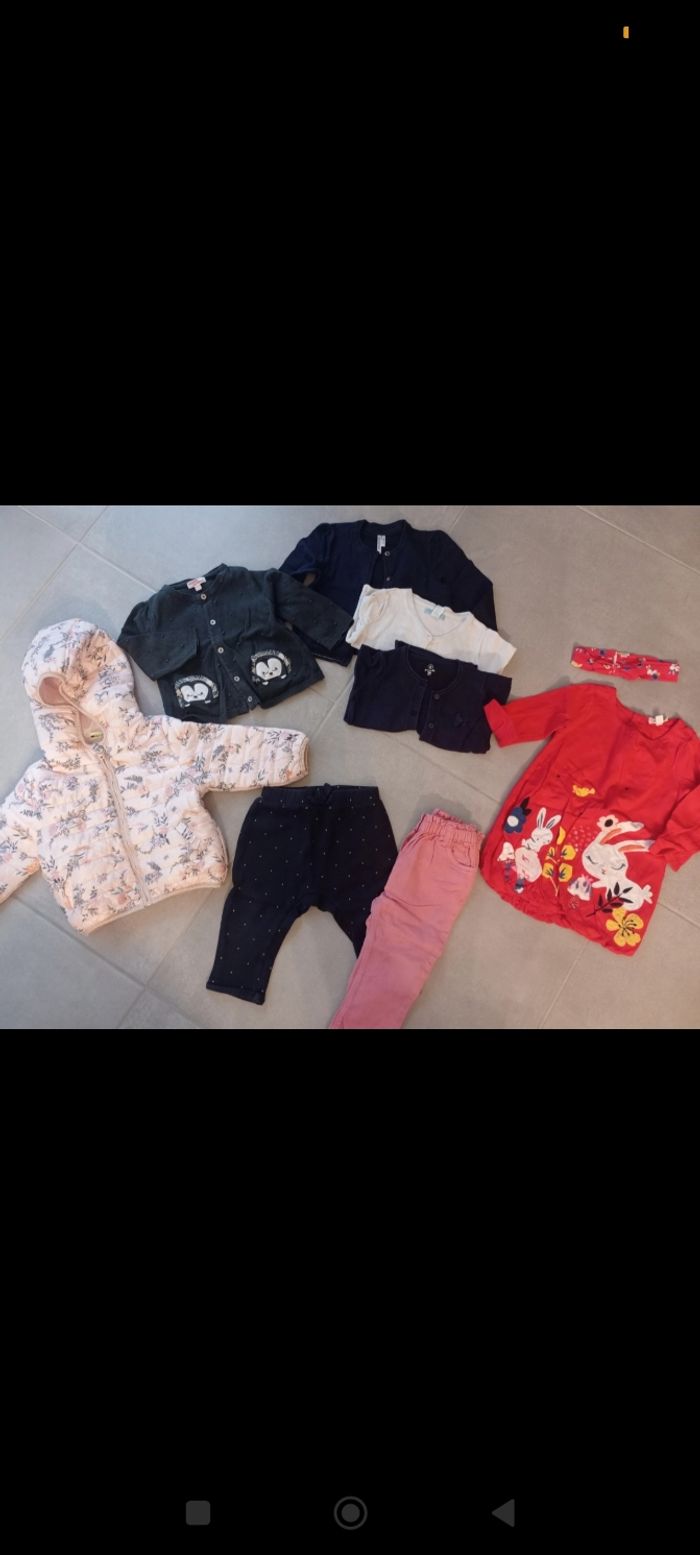 Lot 18 mois doudoune, gilets, pantalons, robe