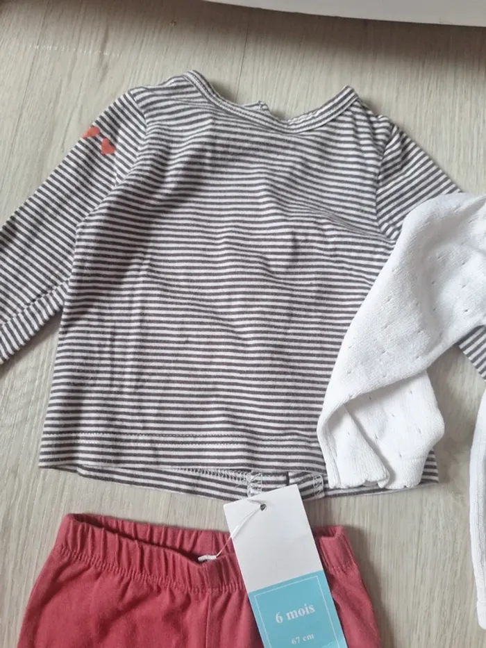 Lot de vêtements fille taille 6 mois - photo numéro 4