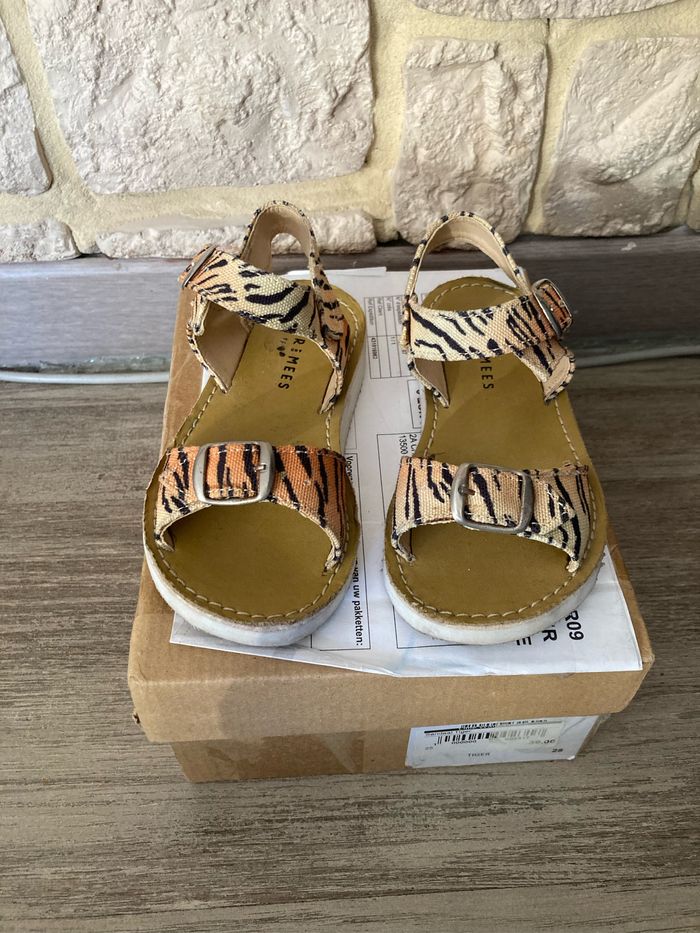 Sandales tigre 25