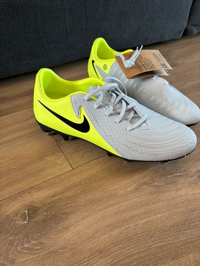 Crampons Nike 41 homme