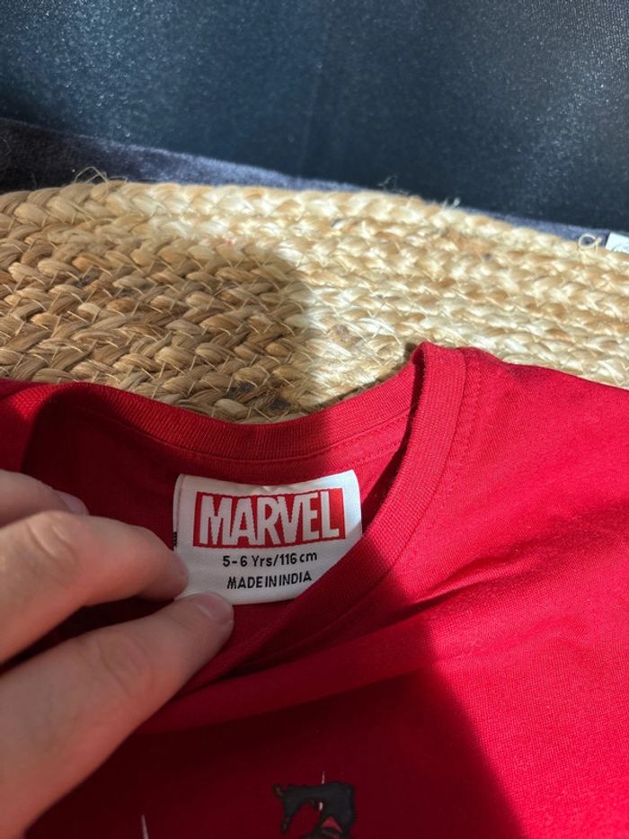 Maillot Marvel taille 5-6ans - photo numéro 3