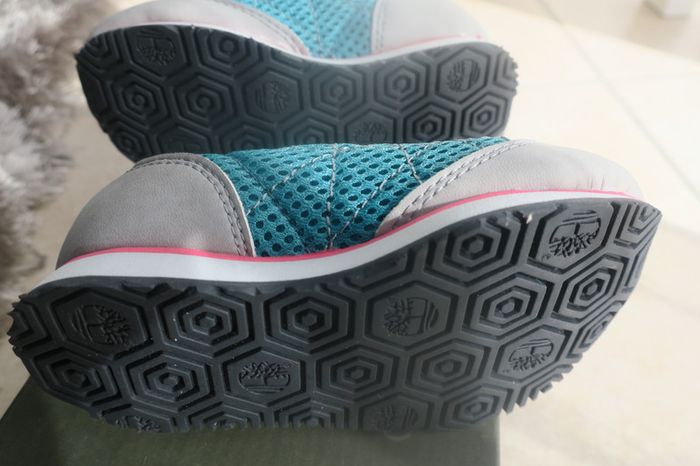 Baskets Timberland neuves taille 22 - photo numéro 3