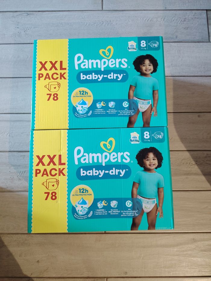 156  couches Pampers taille 8