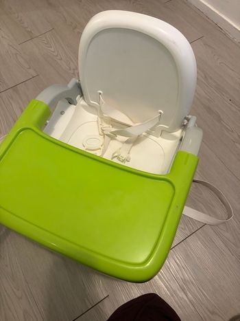 Chaise rehausseur bébé Badabulle – blanche et verte