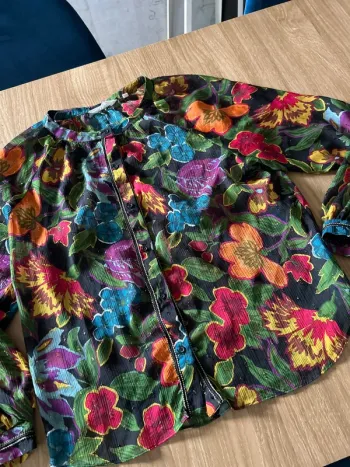 Chemise colorée bords dorés