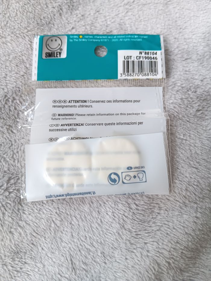 Paquet de 2 gommes smiley - photo numéro 2
