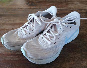 Baskets Nike Women Revolution 5 Sneaker Running 38.5