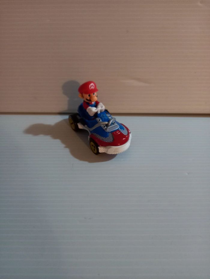 Hotwheel mario kart mario