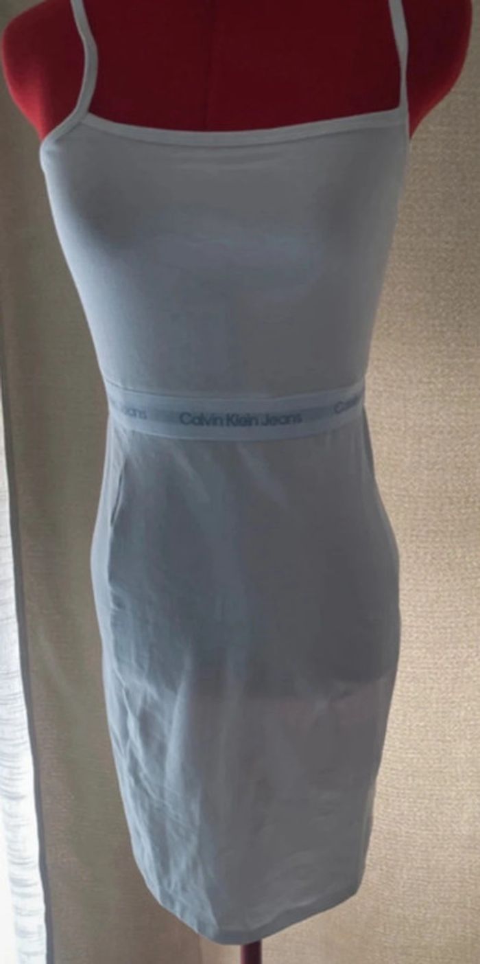 Robe Calvin Klein blanche taille S - photo numéro 2