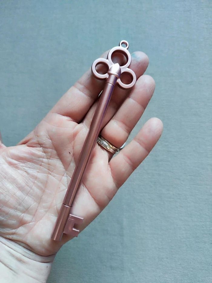 Stylo gel en forme de clé - photo numéro 3