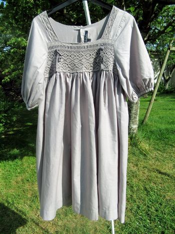 Robe grise idéale cérémonie 
