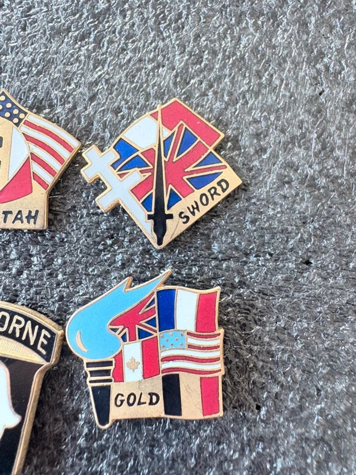 Lot 4 pin’s débarquement de Normandie - photo numéro 3