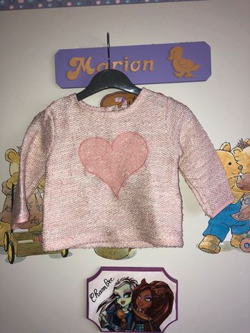 Pull rose et blanc à motif, taille 12 mois, marque Gémo.