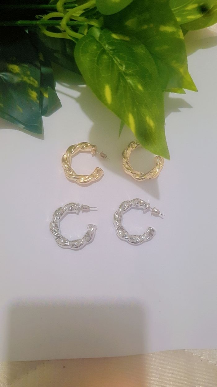 Boucle d'oreilles légère - photo numéro 2