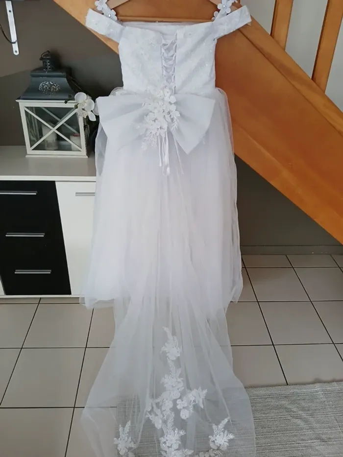 Magnifique Robe de demoiselle d'honneur en dentelle et tulle pailletée Taille 6 ans🌿💝 - photo numéro 2