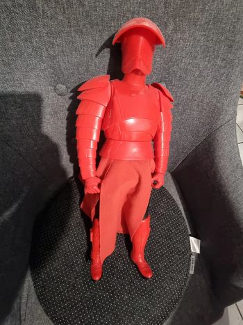 Figurine 45 cm Garde rouge star wars Garde Prétorien de Snoke