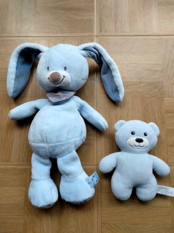 Lapin en peluche Nattou et son compagnon