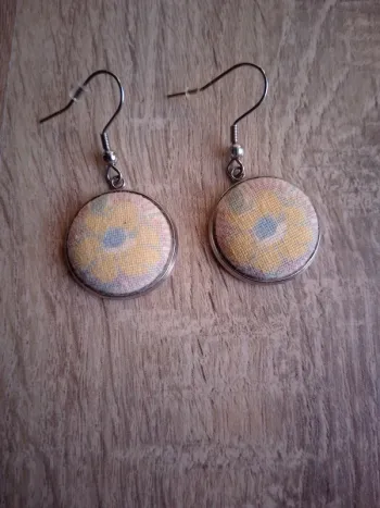 Boucles pendantes tissus