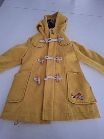 Manteau jaune