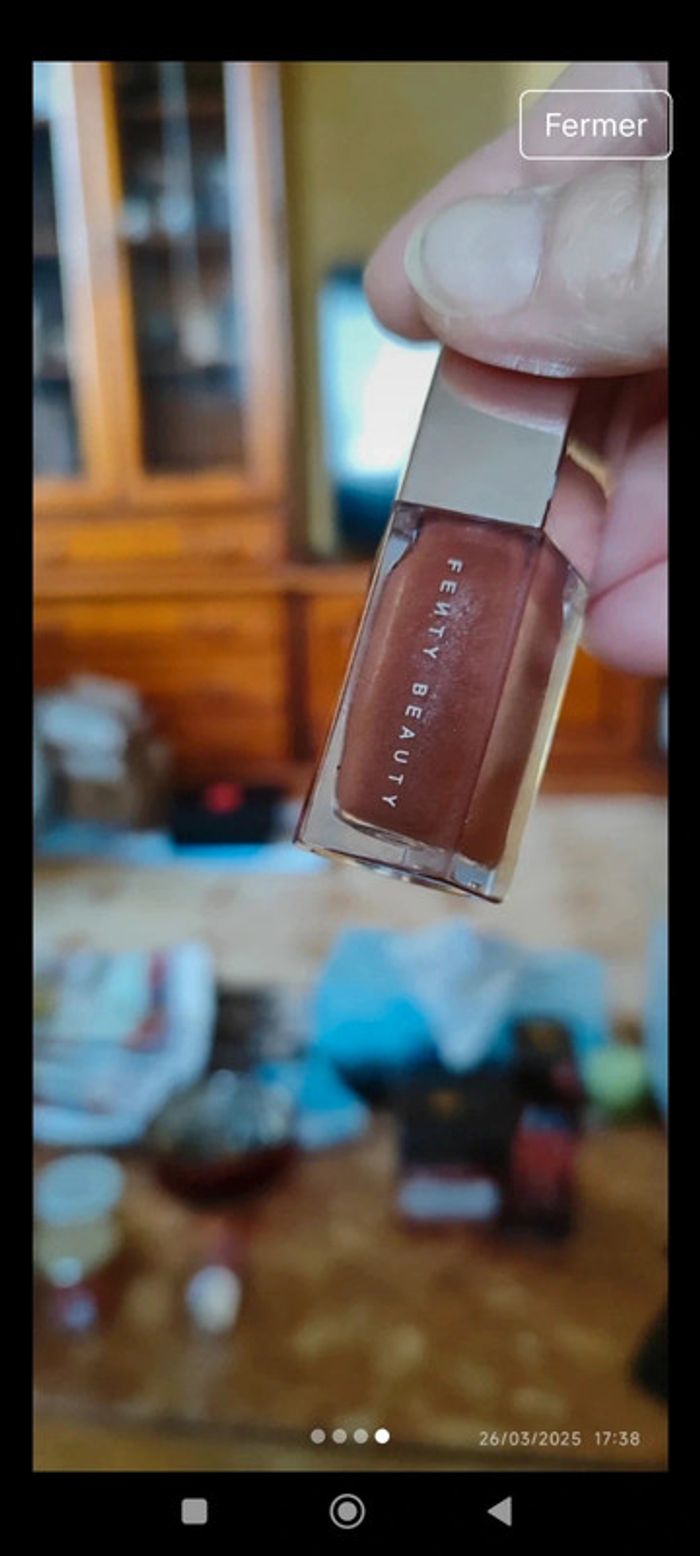 Fenty Beauty Mini Gloss Bomb Teinte Fenty Glow 5,5ml - photo numéro 4