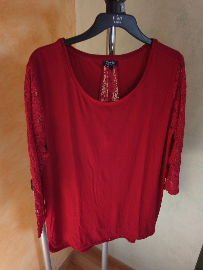 Pull femme rouge/ bordeaux manches 3/4 en dentelle  excellent état - photo numéro 3