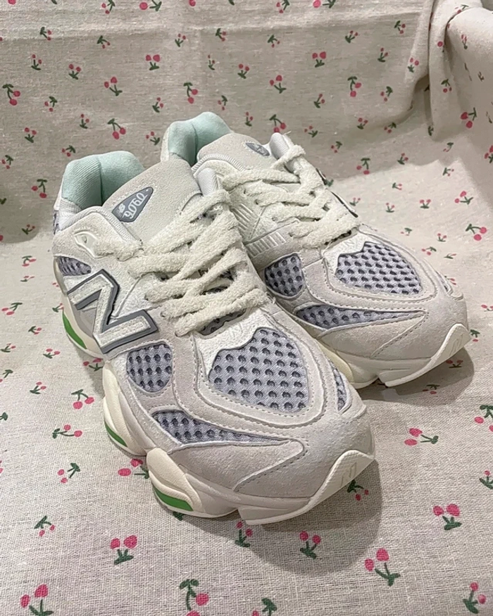 New Balance 9060 Beige 41.5 - photo numéro 3