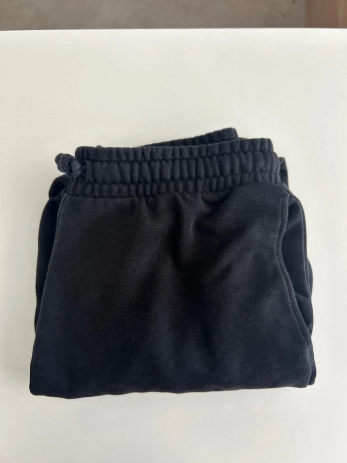 Jogging noir à bas évasé – Taille S/M – Sans marque Confort | Style | Basique revisité