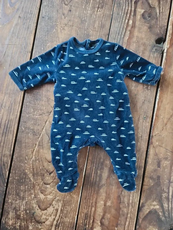 Lot pyjamas 1 mois - photo numéro 3