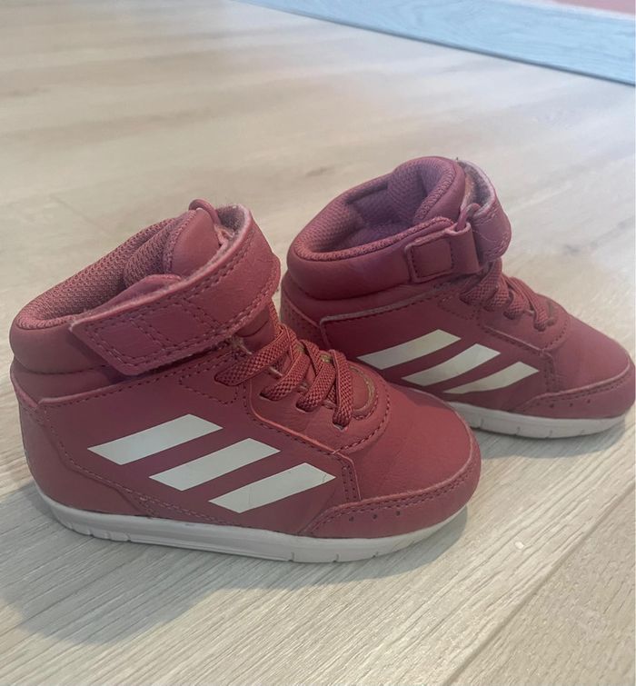 22 - baskets adidas roses