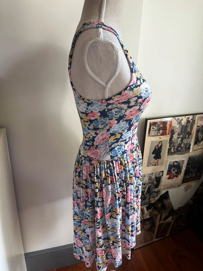 🌸 Robe d’été fleurie vintage – ZARA – Taille M🌼 - photo numéro 4