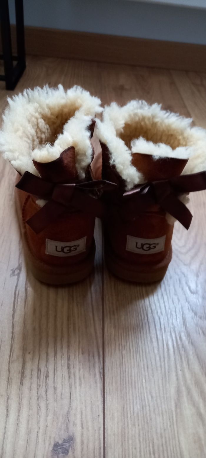Authentique bottines UGG - photo numéro 2