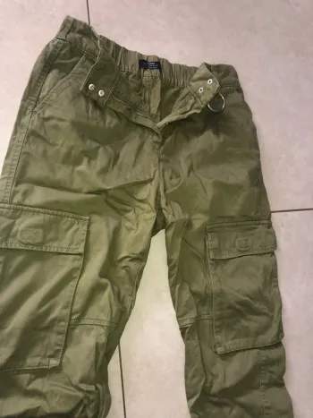 Cargo kaki
