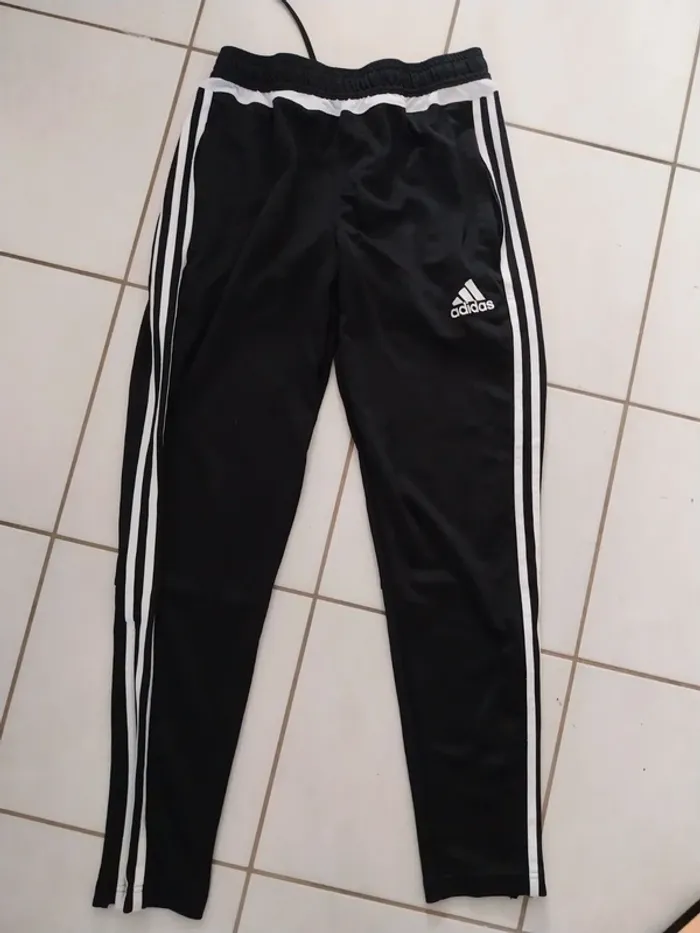Jogging adidas