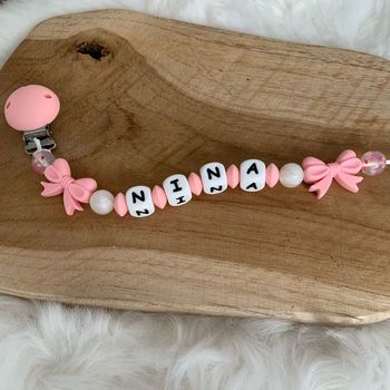 Attache-tétine en silicone personnalisé