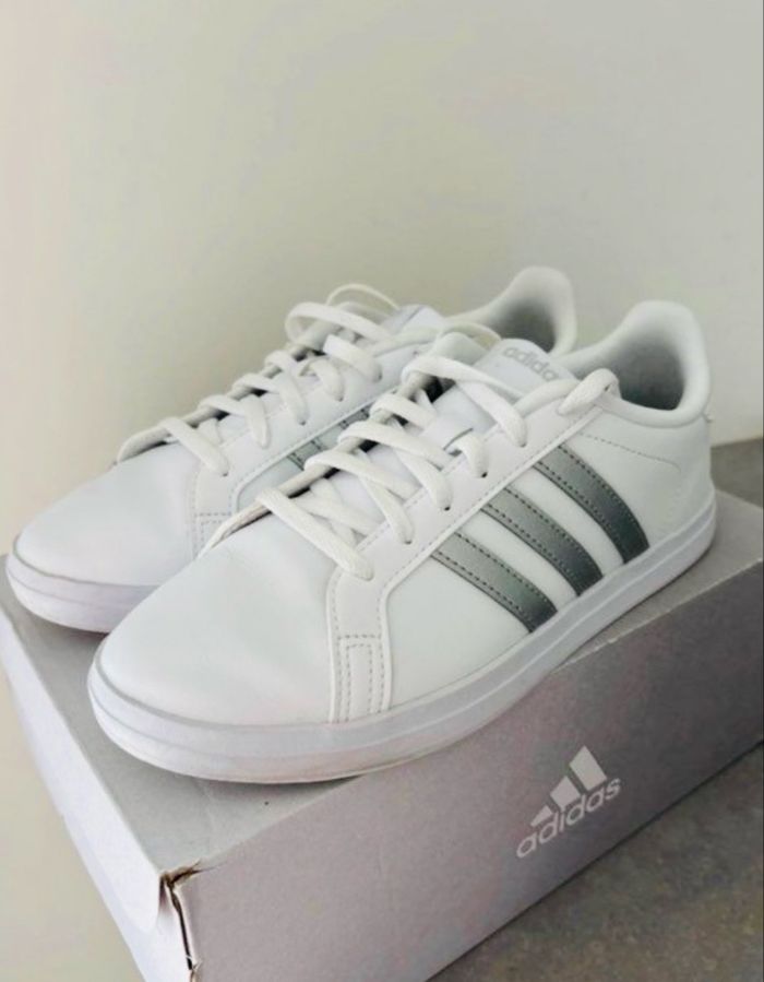 Baskets adidas femme courtpoint 38 2/3