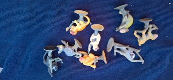 Lot 8 figurines
