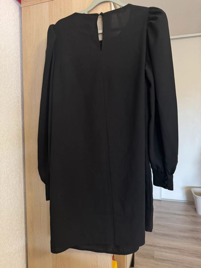 Robe noire - photo numéro 3
