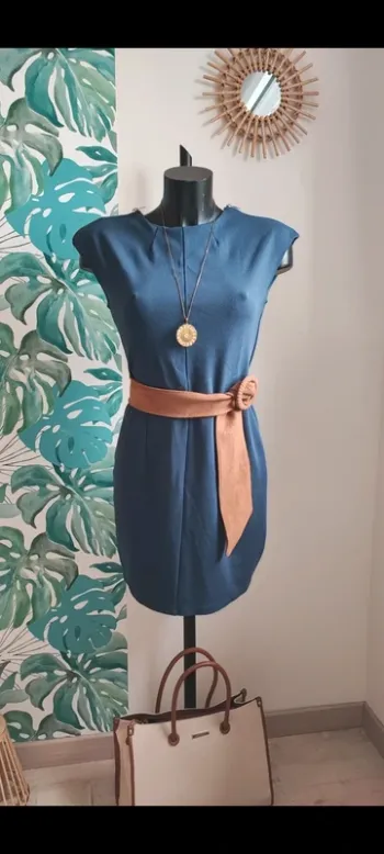 Robe courte type tailleur taille 36