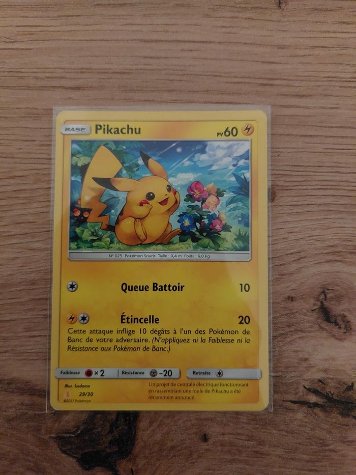 Carte Pokémon Pikachu 2017 (29/30)