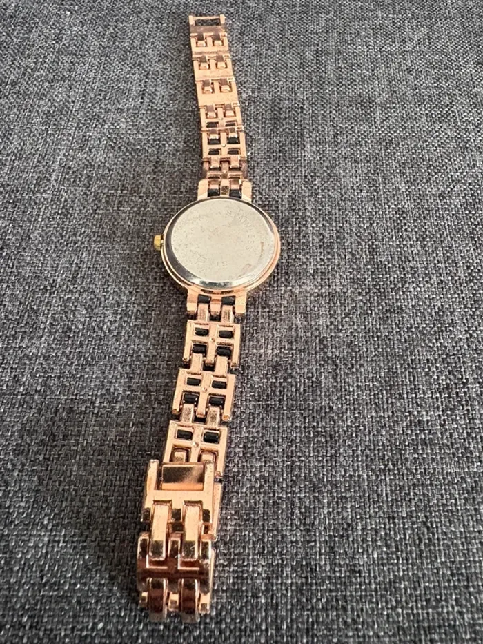 Montre dore - photo numéro 5
