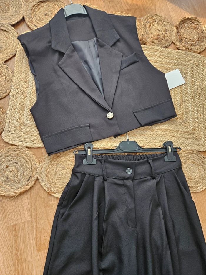 Tailleur - photo numéro 2