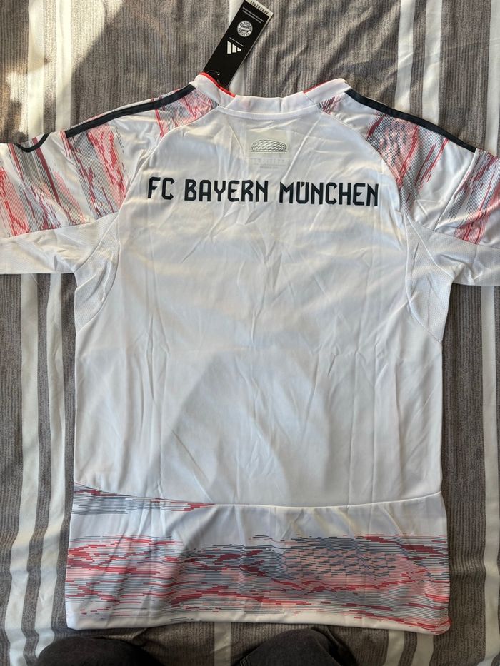 Maillot du Bayern Munich ⭐️ Taille S - photo numéro 2