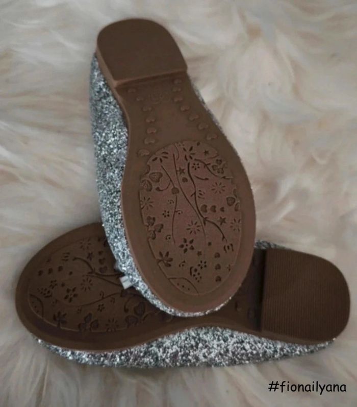 🩶 Superbes ballerines paillettées argentées pointure 20 🩶 - photo numéro 2