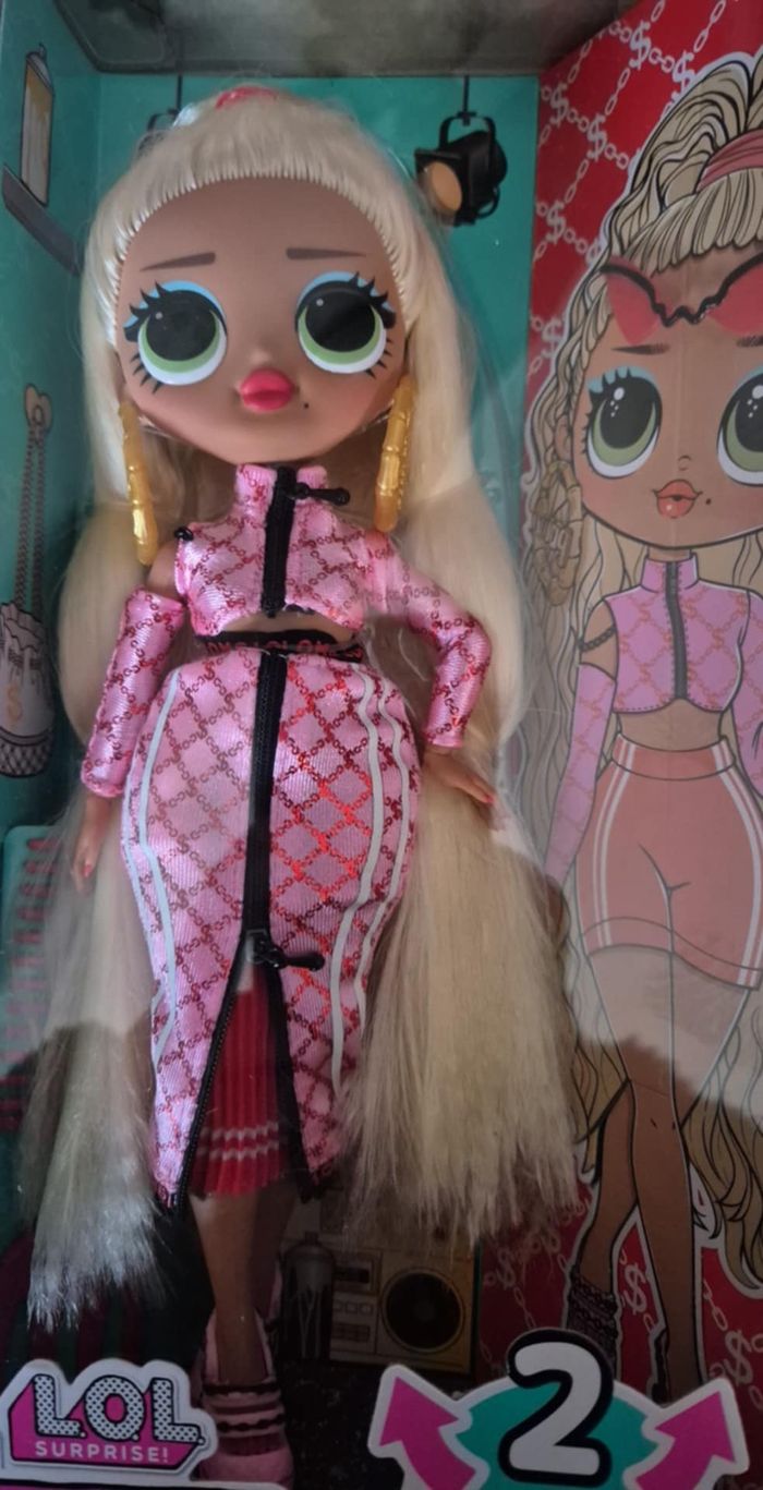 LOL Surprise OMG - Poupée Swag- 2 tenues avec peigne et accesoires - photo numéro 2